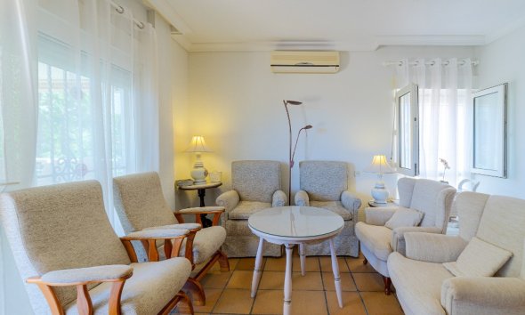 Resale - Villa - Orihuela Costa - Campoamor