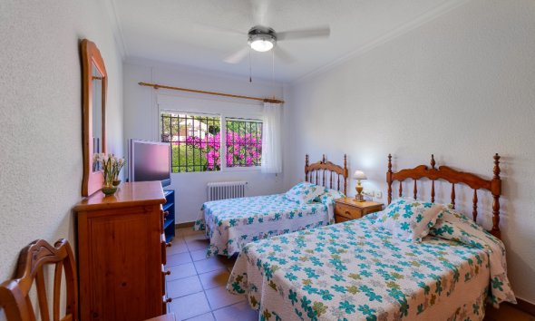 Resale - Villa - Orihuela Costa - Campoamor