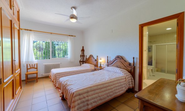 Resale - Villa - Orihuela Costa - Campoamor