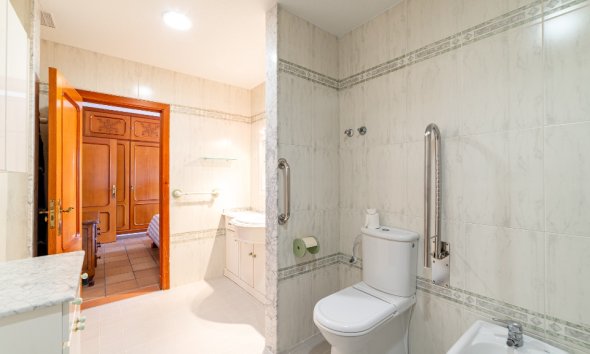 Resale - Villa - Orihuela Costa - Campoamor