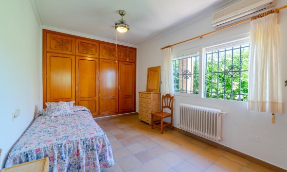 Resale - Villa - Orihuela Costa - Campoamor