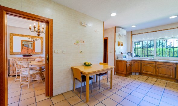 Resale - Villa - Orihuela Costa - Campoamor