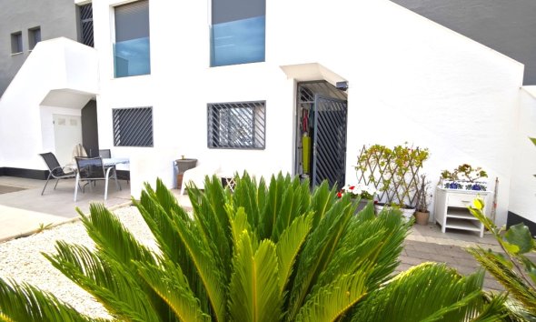 Resale - Apartment - Orihuela Costa - La Zenia