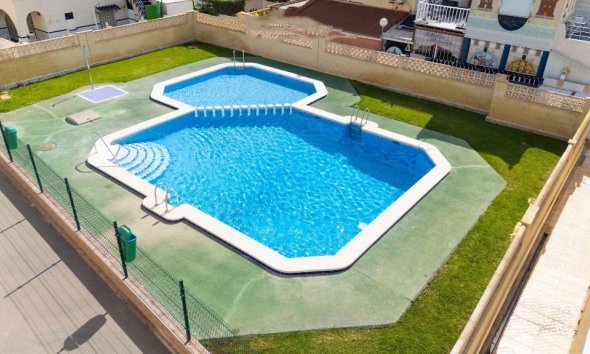 Rynek Wtórny - Dom szeregowy - Torrevieja