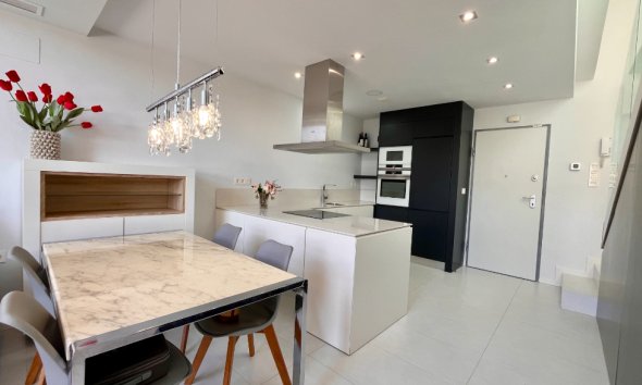 Resale - Villa - Orihuela Costa - Los Dolses