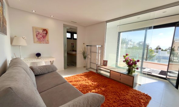 Resale - Villa - Orihuela Costa - Los Dolses