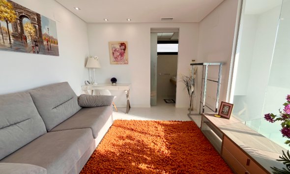 Resale - Villa - Orihuela Costa - Los Dolses