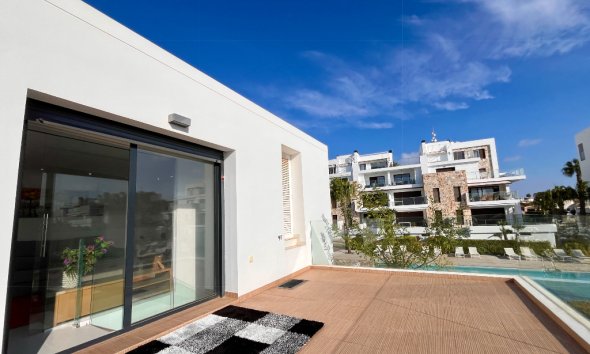Resale - Villa - Orihuela Costa - Los Dolses
