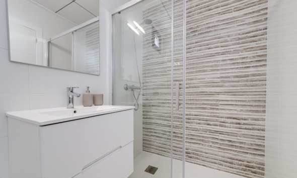 Resale - Villa - Orihuela Costa - Villamartín