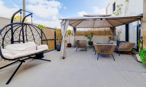 Resale - Villa - Orihuela Costa - Villamartín