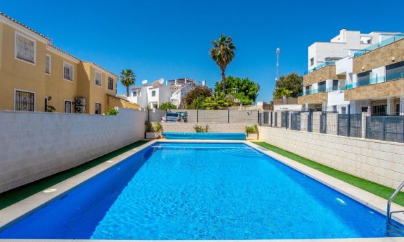 Resale - Villa - Orihuela Costa - Villamartín