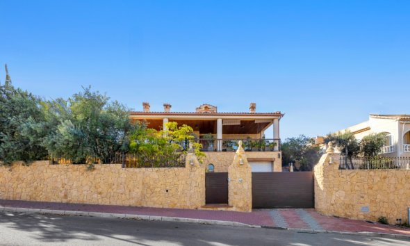 Resale - Villa - Torrevieja - Los Altos