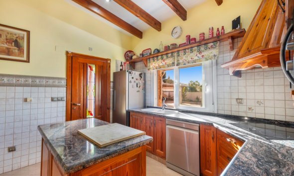 Resale - Villa - Torrevieja - Los Altos