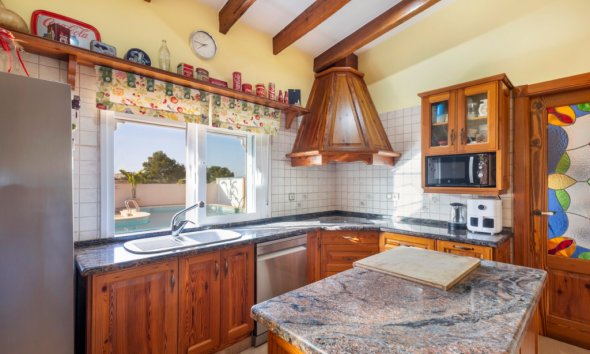 Resale - Villa - Torrevieja - Los Altos