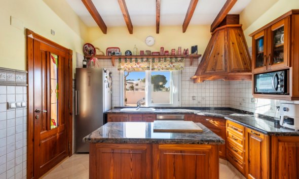 Resale - Villa - Torrevieja - Los Altos