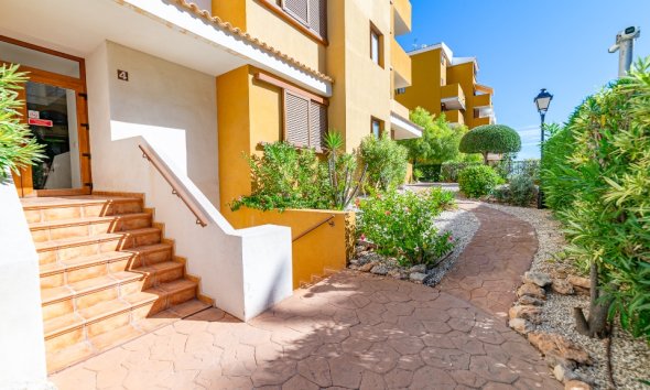 Resale - Apartment - Punta Prima