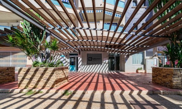 Resale - Apartment - Orihuela Costa - La Zenia