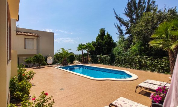 Resale - Villa - Orihuela Costa - Las Ramblas