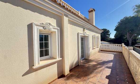 Resale - Villa - Orihuela Costa - Cabo Roig
