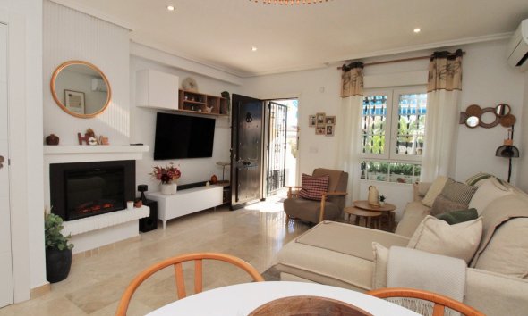 Resale - Terraced house / Townhouse - Orihuela Costa - Villamartín