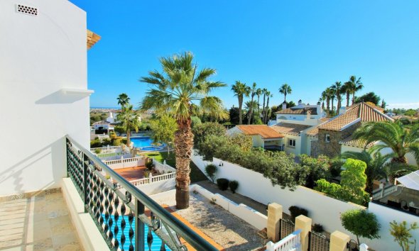 Resale - Terraced house / Townhouse - Orihuela Costa - Villamartín