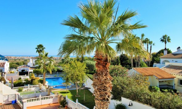 Resale - Terraced house / Townhouse - Orihuela Costa - Villamartín