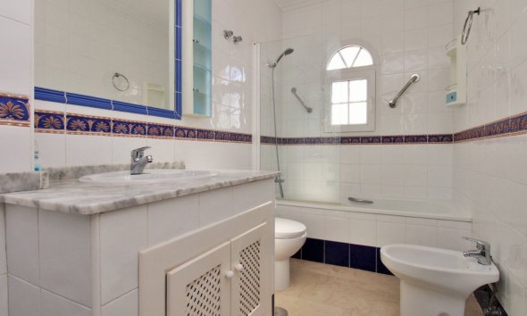 Resale - Terraced house / Townhouse - Orihuela Costa - Villamartín