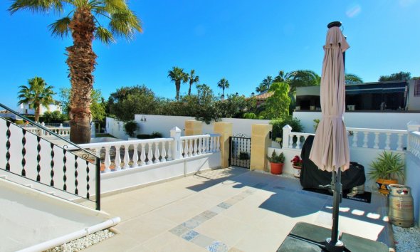 Resale - Terraced house / Townhouse - Orihuela Costa - Villamartín