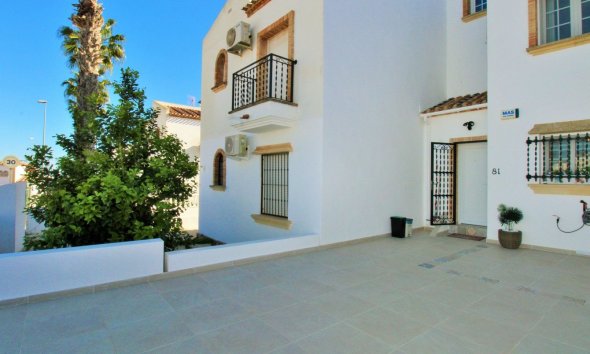 Resale - Terraced house / Townhouse - Orihuela Costa - Villamartín