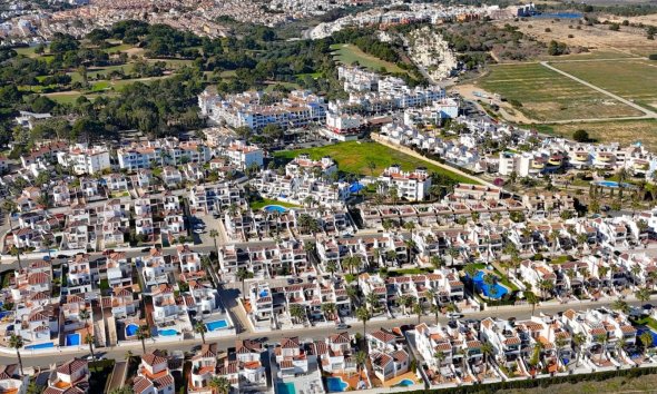 Resale - Terraced house / Townhouse - Orihuela Costa - Villamartín