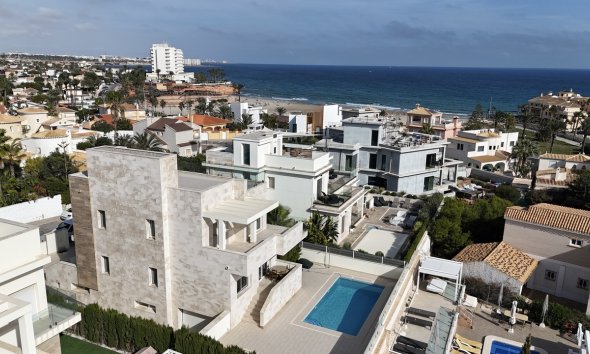 Resale - Villa - Orihuela Costa - La Zenia