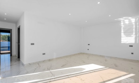 Resale - Villa - Orihuela Costa - Campoamor