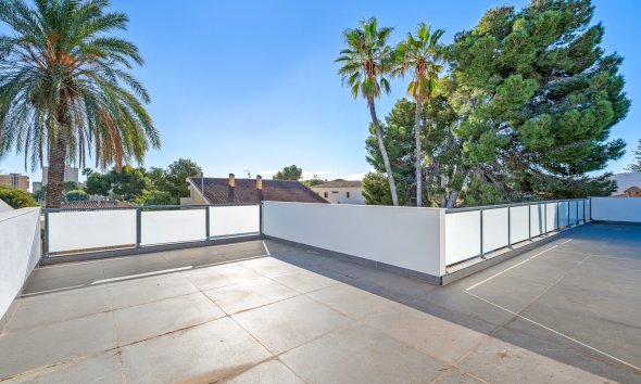 Resale - Villa - Orihuela Costa - Campoamor