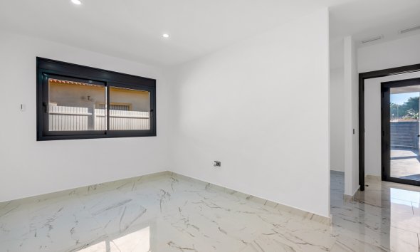 Resale - Villa - Orihuela Costa - Campoamor