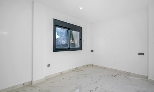 Resale - Villa - Orihuela Costa - Campoamor