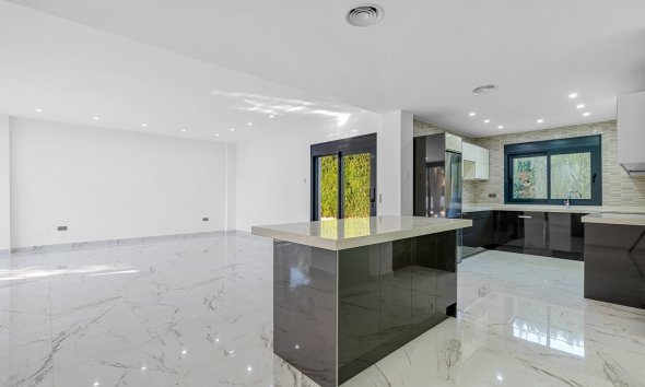 Resale - Villa - Orihuela Costa - Campoamor