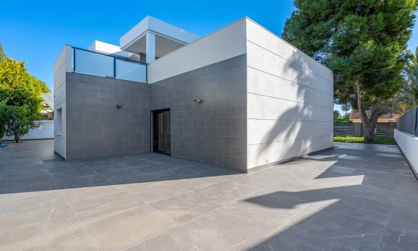 Resale - Villa - Orihuela Costa - Campoamor