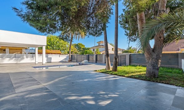 Resale - Villa - Orihuela Costa - Campoamor