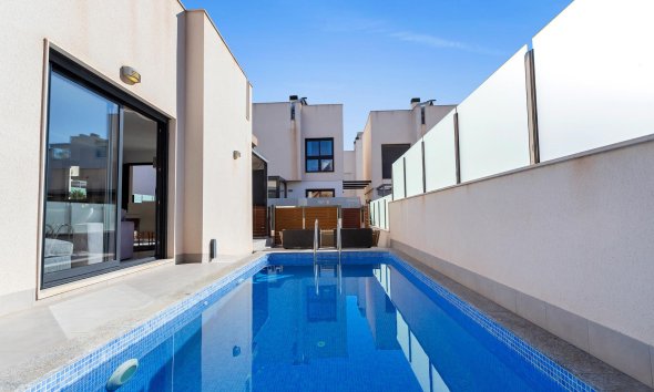 Resale - Villa - Torrevieja - Sector 25