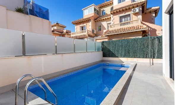 Resale - Villa - Torrevieja - Sector 25