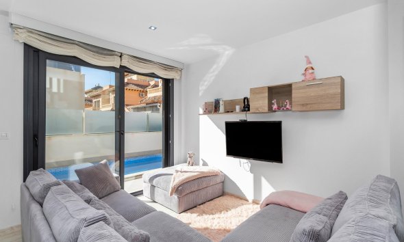 Resale - Villa - Torrevieja - Sector 25