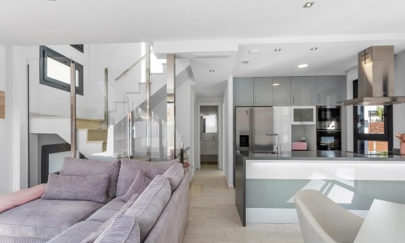 Resale - Villa - Torrevieja - Sector 25