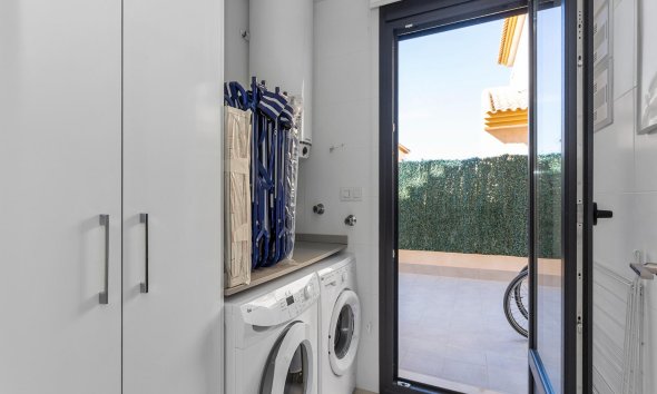 Resale - Villa - Torrevieja - Sector 25