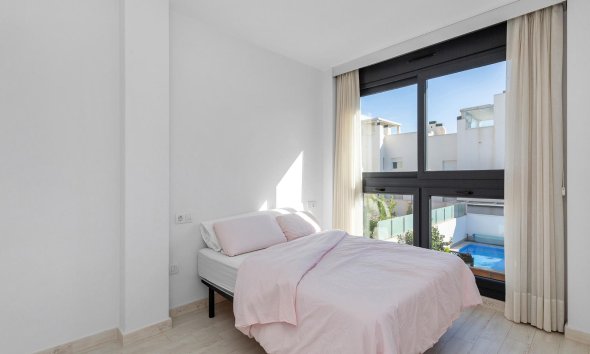 Resale - Villa - Torrevieja - Sector 25