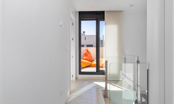 Resale - Villa - Torrevieja - Sector 25