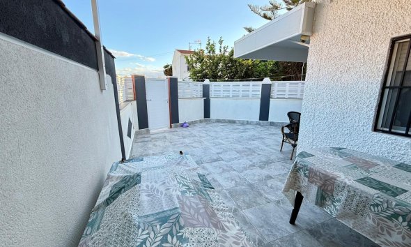 Resale - Bungalow - Torrevieja - La Siesta - El Salado - Torreta