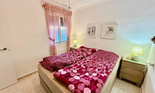 Resale - Bungalow - Torrevieja - La Siesta - El Salado - Torreta