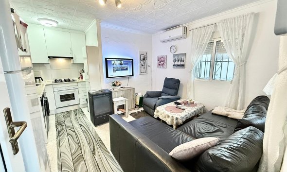 Resale - Bungalow - Torrevieja - La Siesta - El Salado - Torreta