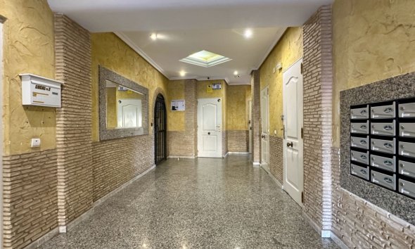 Resale - Apartment - Torrevieja - El Molino
