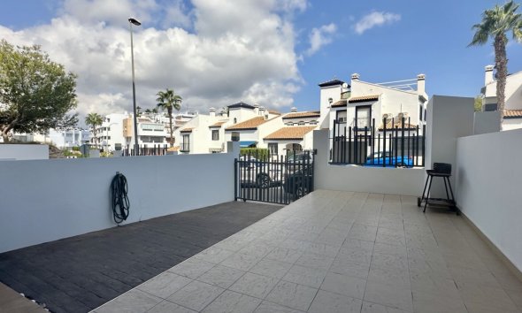 Resale - Apartment - Orihuela Costa - Villamartín